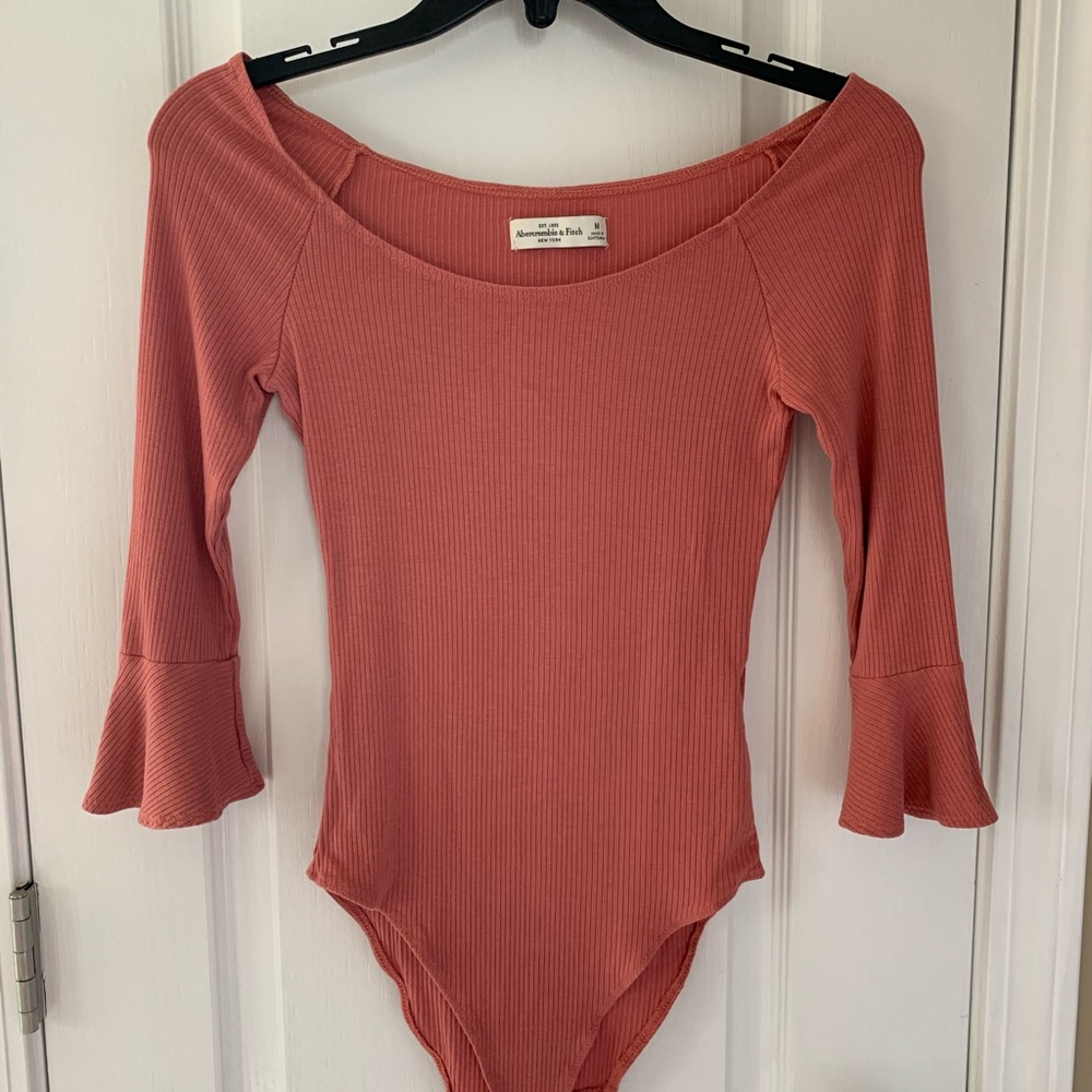 🌺 Mauve half-sleeve bodysuit 🌺